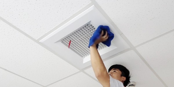 疫情期間，展廳中央空調清洗需要特別注意，過濾網、蒸發器、送風安裝和過濾網散片等地方的消毒清洗工作要多加留意進。