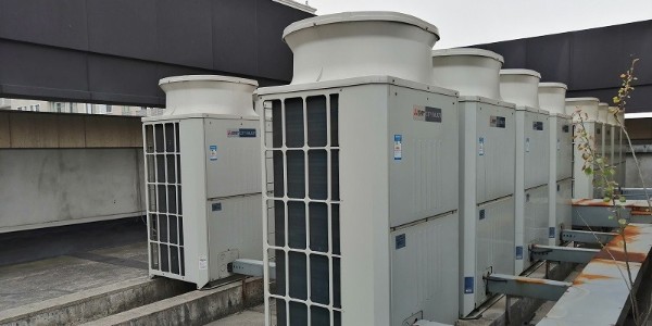 中央空調室外機漏水是哪些因素導致的？