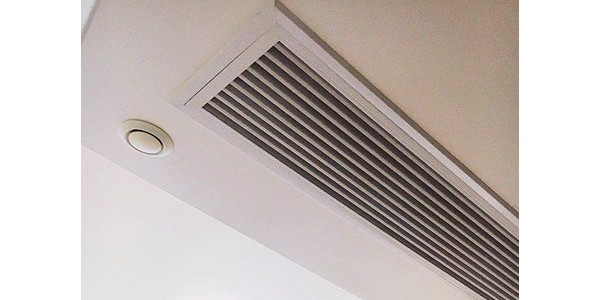 中央空調風板上為什么會有水珠？
